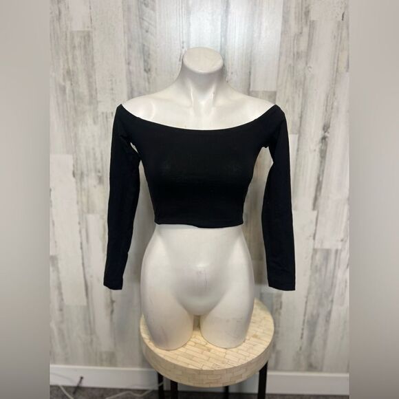 Black crop top - Picture 1 of 4